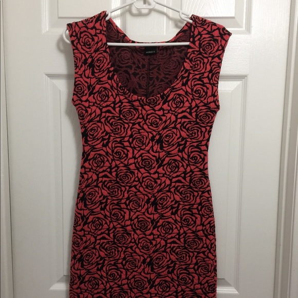 Noble U Dresses & Skirts - Noble U stretchy Dress Size M